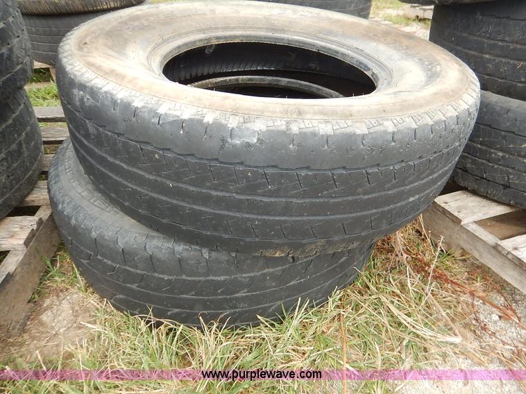 image for item BO9844 (8) 265/70R17 tires