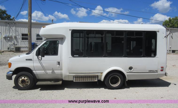 image for item BR9984 2006 Ford E350 Super Duty shuttle bus