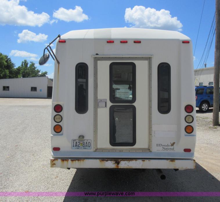 image for item BR9984 2006 Ford E350 Super Duty shuttle bus