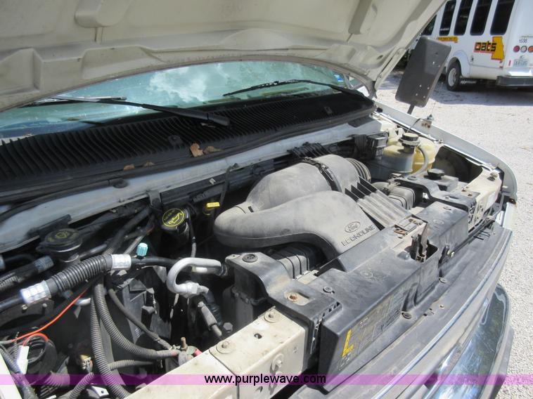 image for item BR9984 2006 Ford E350 Super Duty shuttle bus