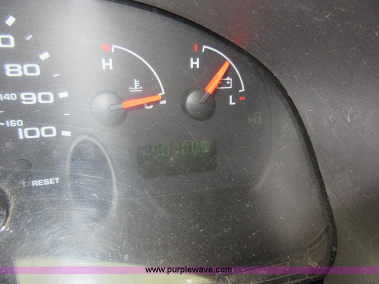 image for item BR9984 2006 Ford E350 Super Duty shuttle bus