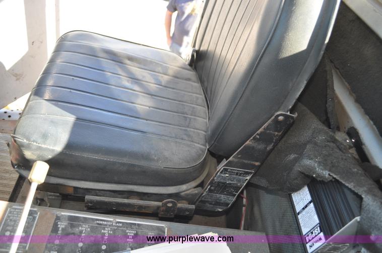 image for item F2491 1982 Oshkosh WT2206 remanufactured dump truck