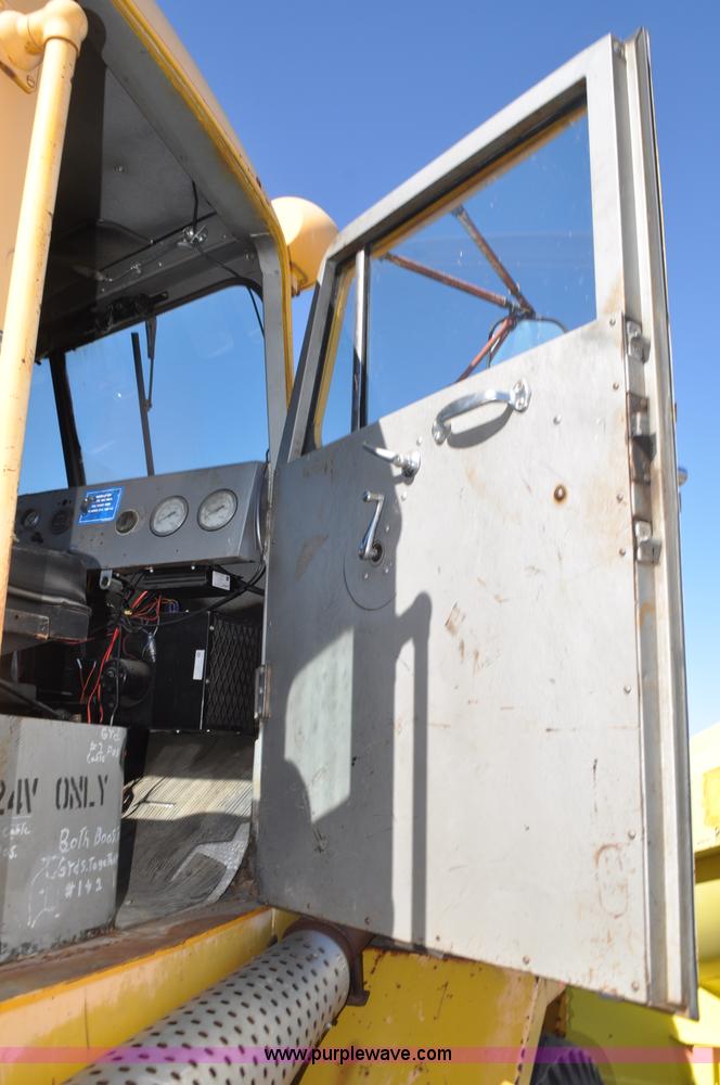 image for item F2491 1982 Oshkosh WT2206 remanufactured dump truck