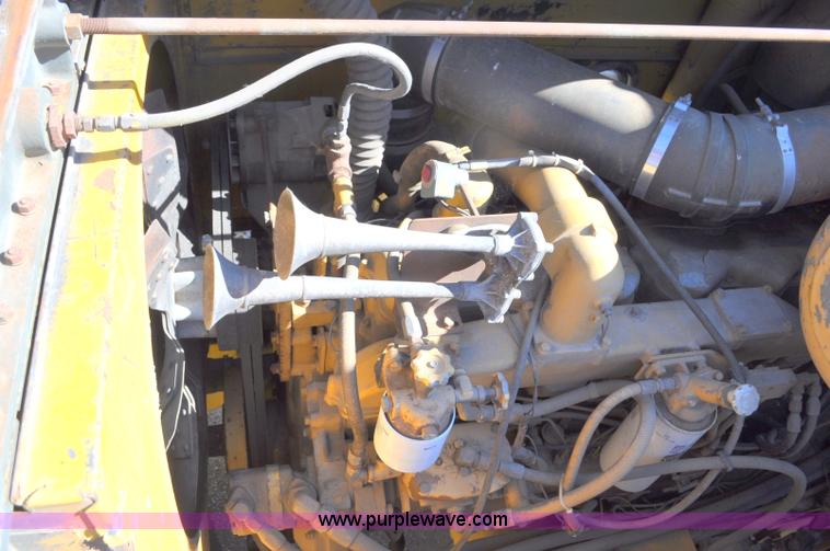 image for item F2491 1982 Oshkosh WT2206 remanufactured dump truck