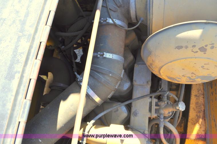 image for item F2491 1982 Oshkosh WT2206 remanufactured dump truck