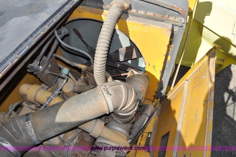 image for item F2491 1982 Oshkosh WT2206 remanufactured dump truck