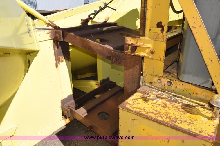 image for item F2491 1982 Oshkosh WT2206 remanufactured dump truck