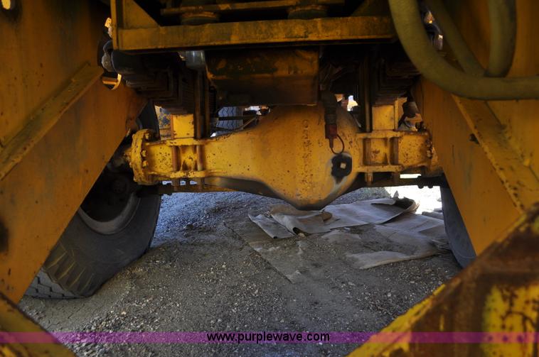 image for item F2491 1982 Oshkosh WT2206 remanufactured dump truck