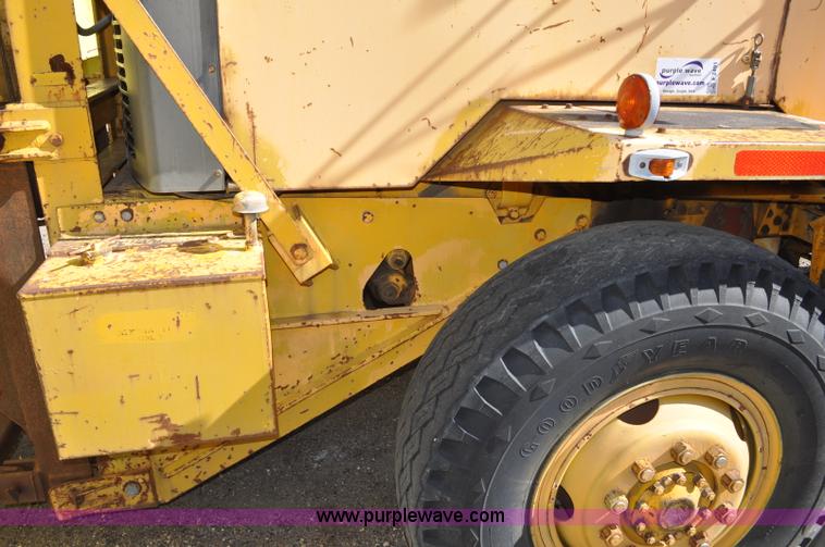 image for item F2491 1982 Oshkosh WT2206 remanufactured dump truck