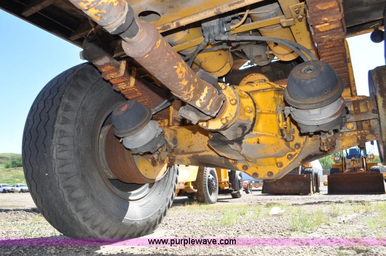 image for item F2491 1982 Oshkosh WT2206 remanufactured dump truck