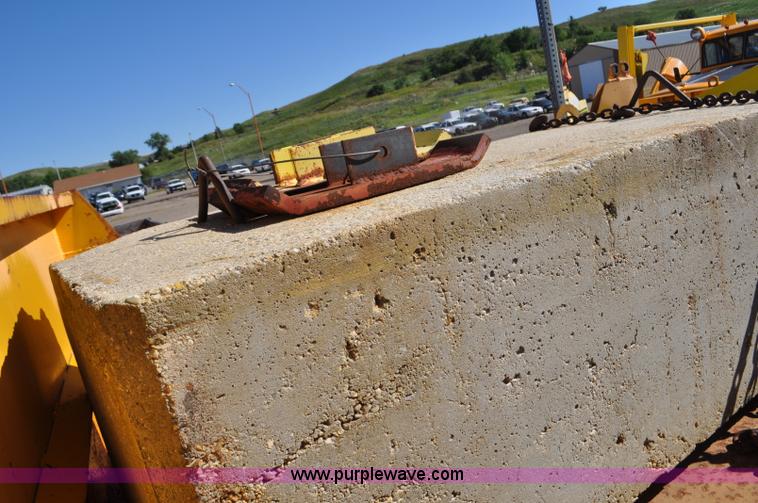 image for item F2491 1982 Oshkosh WT2206 remanufactured dump truck