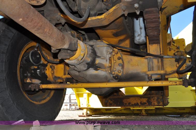 image for item F2491 1982 Oshkosh WT2206 remanufactured dump truck