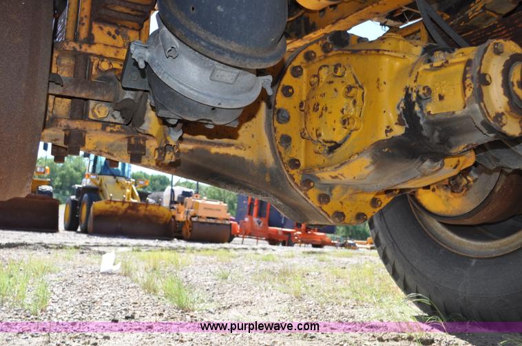 image for item F2491 1982 Oshkosh WT2206 remanufactured dump truck