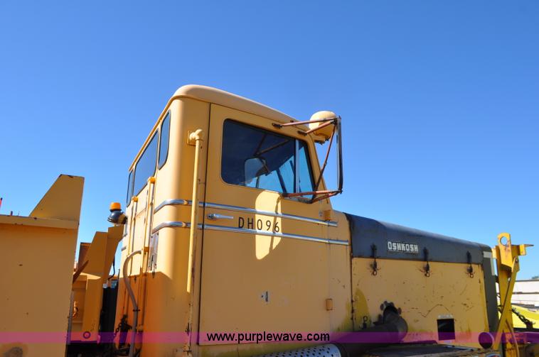 image for item F2491 1982 Oshkosh WT2206 remanufactured dump truck