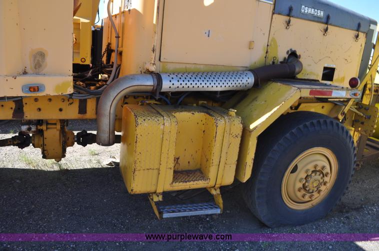 image for item F2491 1982 Oshkosh WT2206 remanufactured dump truck