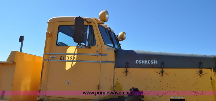 image for item F2491 1982 Oshkosh WT2206 remanufactured dump truck