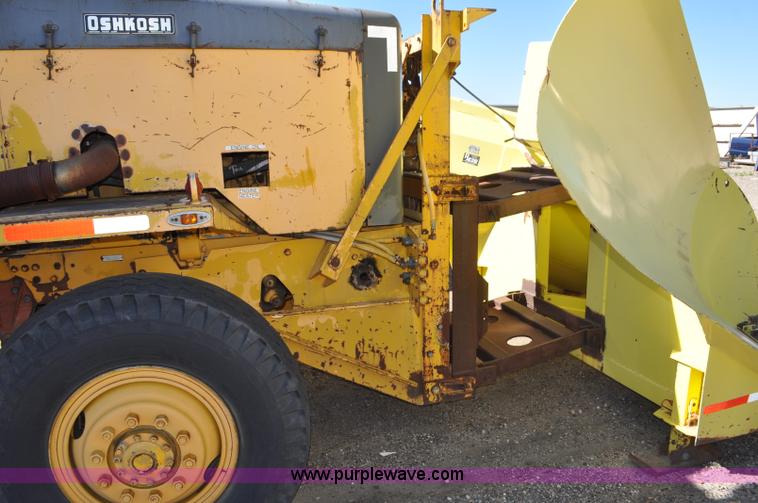 image for item F2491 1982 Oshkosh WT2206 remanufactured dump truck