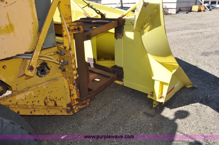 image for item F2491 1982 Oshkosh WT2206 remanufactured dump truck