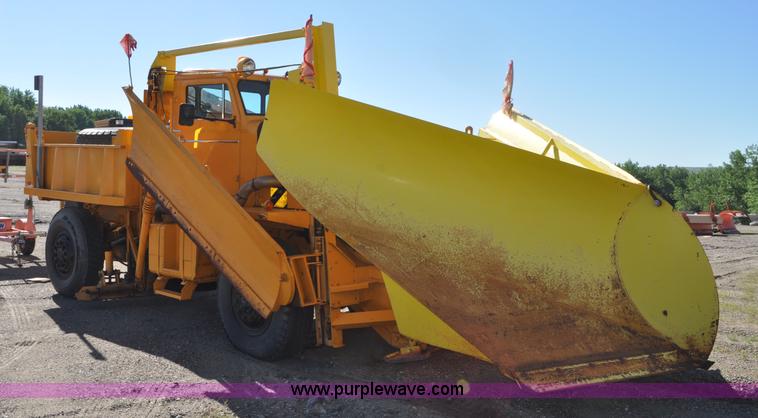 image for item F2492 1980 Oshkosh WT2206 remanufactured dump truck