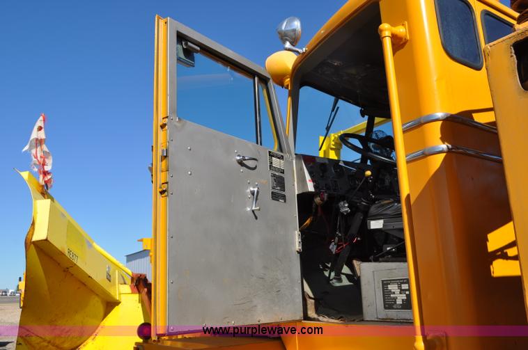image for item F2492 1980 Oshkosh WT2206 remanufactured dump truck