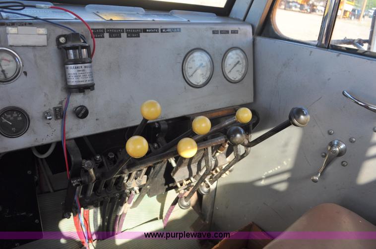 image for item F2492 1980 Oshkosh WT2206 remanufactured dump truck