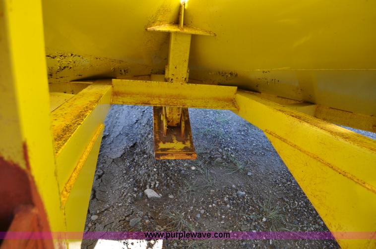 image for item F2492 1980 Oshkosh WT2206 remanufactured dump truck