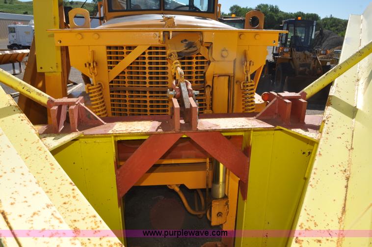 image for item F2492 1980 Oshkosh WT2206 remanufactured dump truck