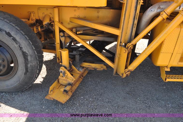 image for item F2492 1980 Oshkosh WT2206 remanufactured dump truck