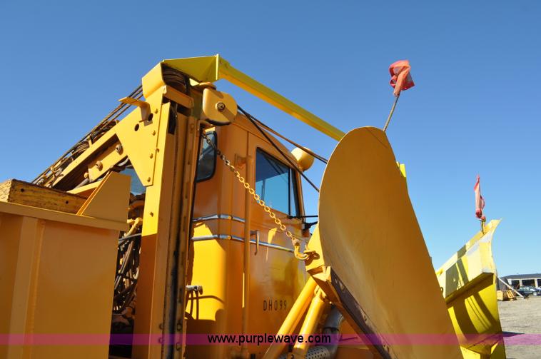 image for item F2492 1980 Oshkosh WT2206 remanufactured dump truck