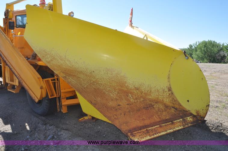 image for item F2492 1980 Oshkosh WT2206 remanufactured dump truck