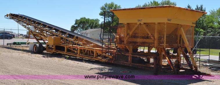 image for item F2495 2006 Swift sand/salt mixing conveyor