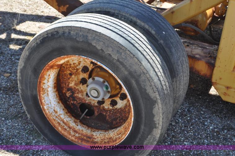 image for item F2495 2006 Swift sand/salt mixing conveyor