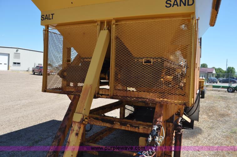 image for item F2495 2006 Swift sand/salt mixing conveyor
