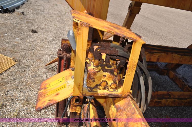 image for item F2495 2006 Swift sand/salt mixing conveyor