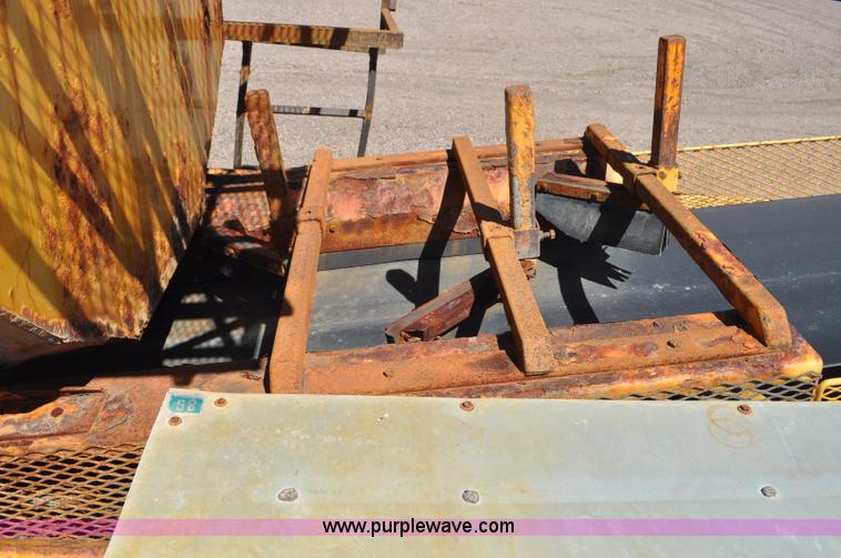image for item F2495 2006 Swift sand/salt mixing conveyor