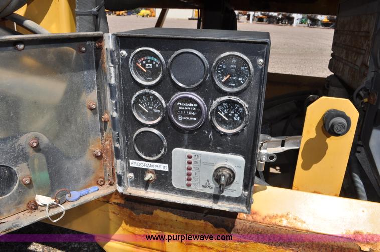 image for item F2495 2006 Swift sand/salt mixing conveyor