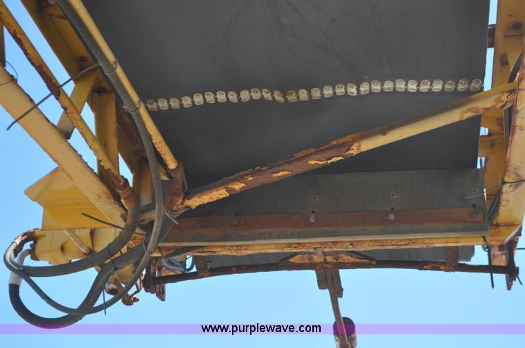 image for item F2495 2006 Swift sand/salt mixing conveyor