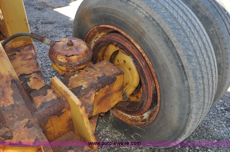 image for item F2495 2006 Swift sand/salt mixing conveyor