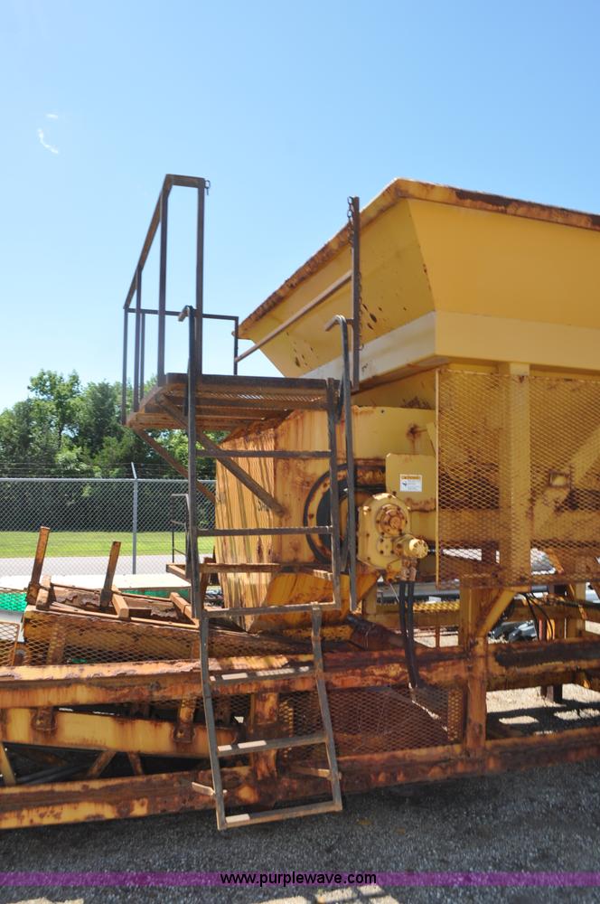 image for item F2495 2006 Swift sand/salt mixing conveyor