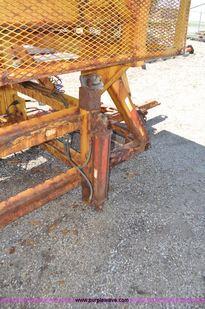 image for item F2495 2006 Swift sand/salt mixing conveyor