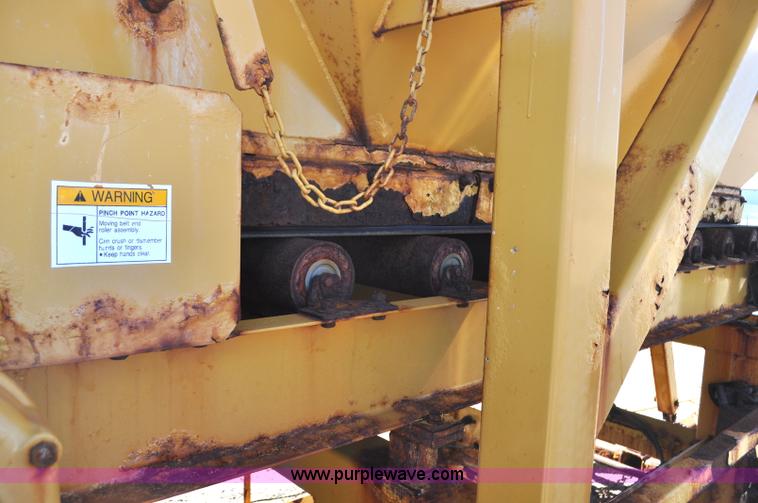 image for item F2495 2006 Swift sand/salt mixing conveyor