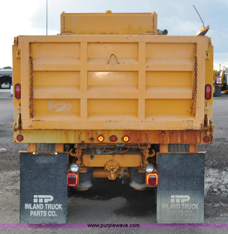 image for item F2497 1990 Oshkosh PA-2526-1 dump truck
