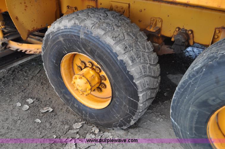 image for item F2497 1990 Oshkosh PA-2526-1 dump truck