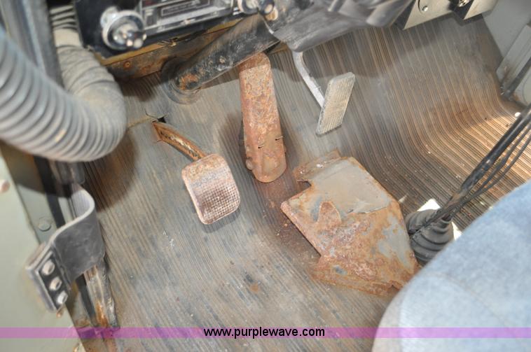 image for item F2497 1990 Oshkosh PA-2526-1 dump truck