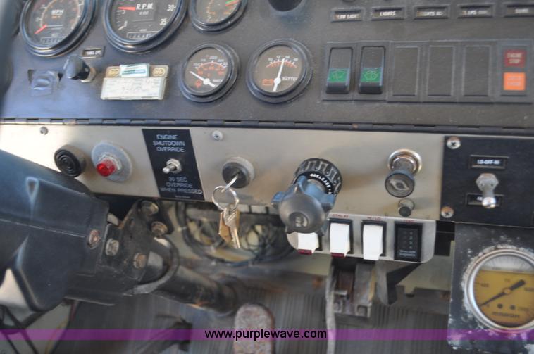 image for item F2497 1990 Oshkosh PA-2526-1 dump truck