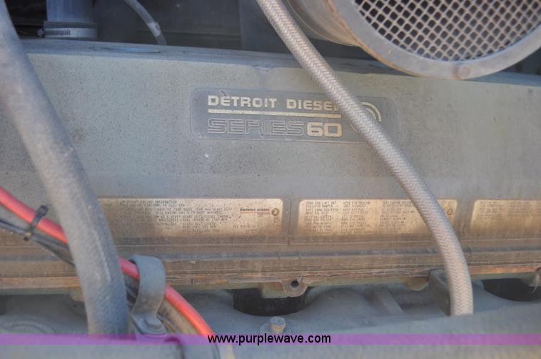 image for item F2497 1990 Oshkosh PA-2526-1 dump truck