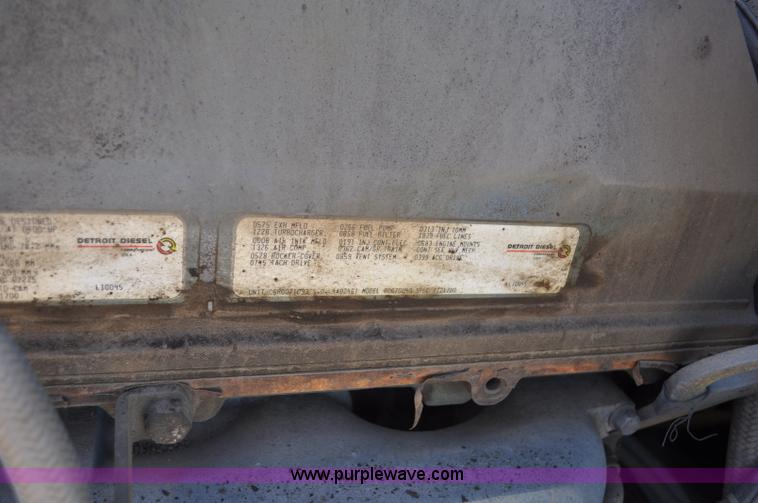 image for item F2497 1990 Oshkosh PA-2526-1 dump truck