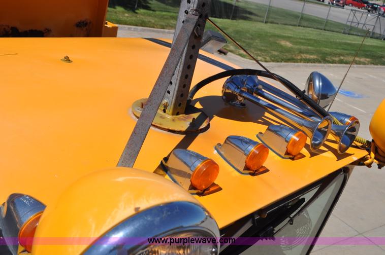 image for item F2497 1990 Oshkosh PA-2526-1 dump truck