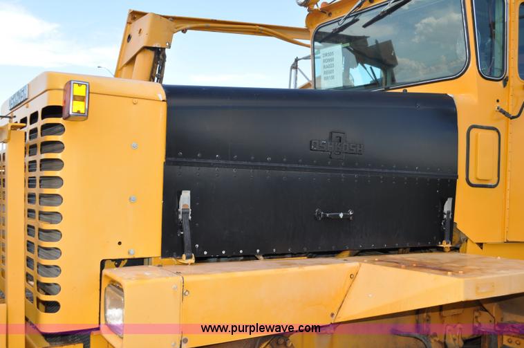 image for item F2497 1990 Oshkosh PA-2526-1 dump truck