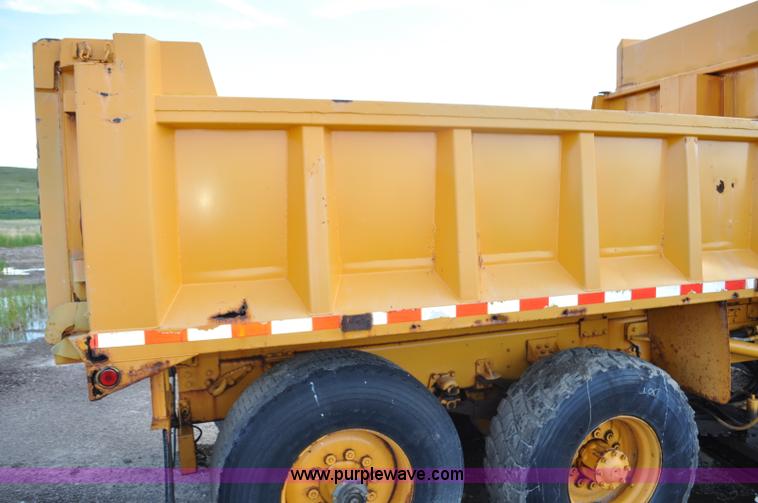 image for item F2497 1990 Oshkosh PA-2526-1 dump truck
